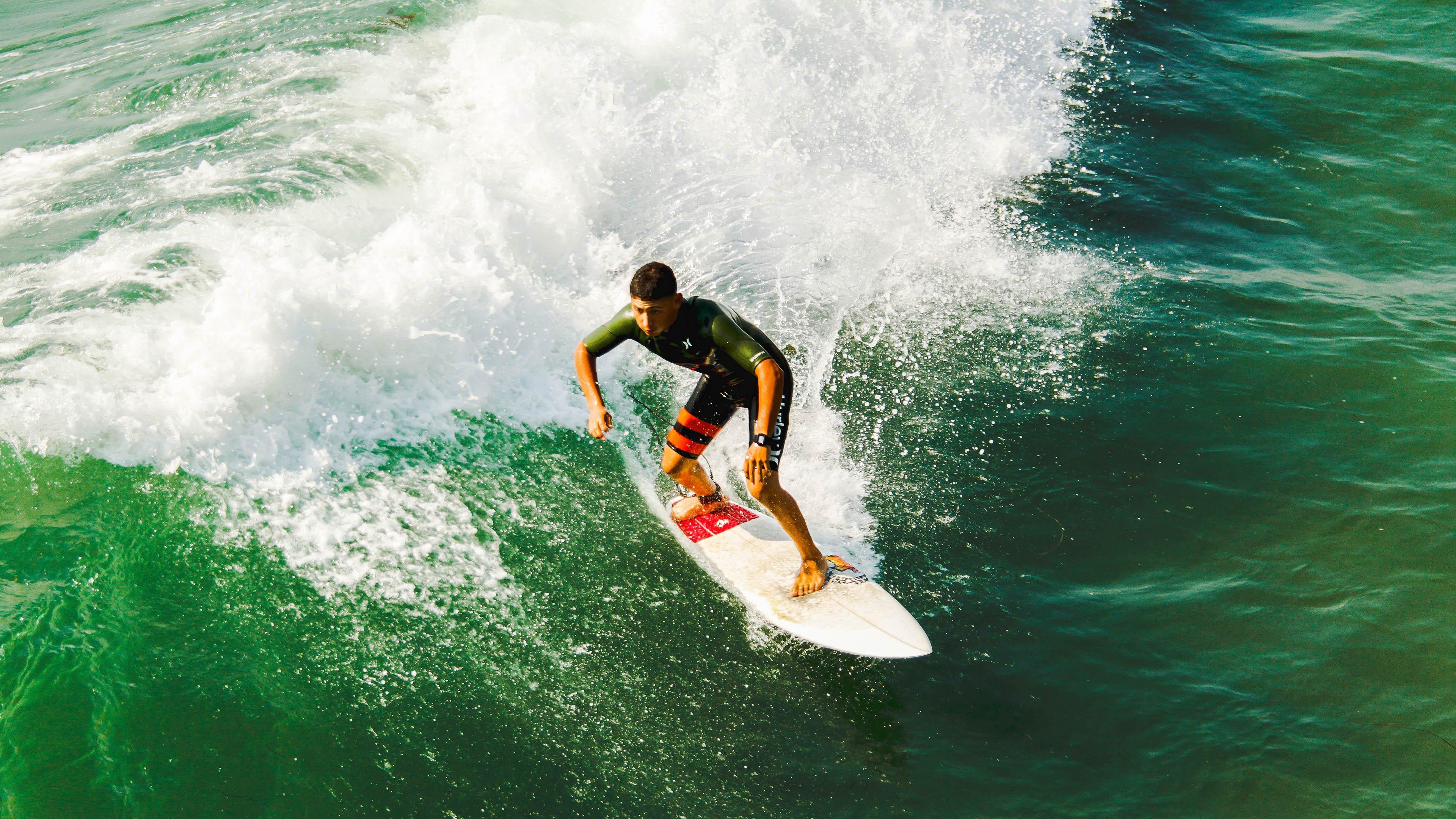 曼联该不该报价萨拉赫?费迪南德直言,不仅要,还要公开报价!