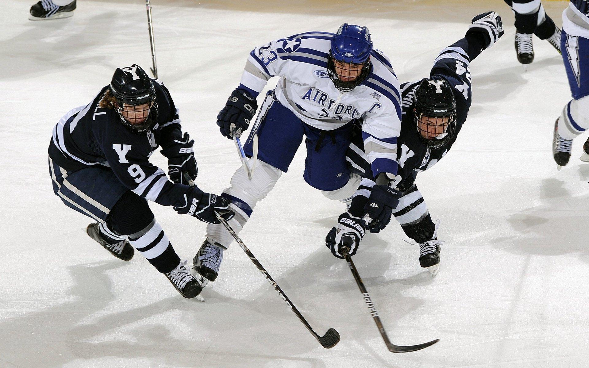 李毅因言论失当遭停职一周 汪嵩临时接任助理教练职务